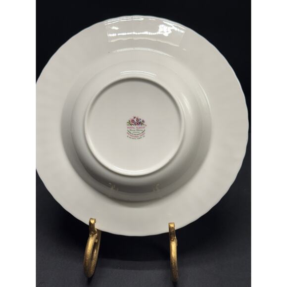 Royal Albert Bone China September Bowl & Duchess September Teacup – Daisies - Picture 14 of 15